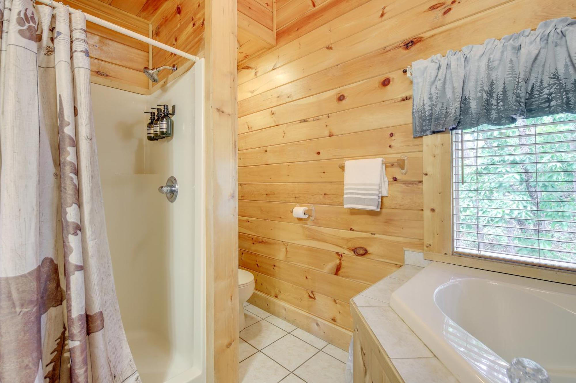 Sevierville Cabin With Deck Minutes To Pigeon Forge Buitenkant foto