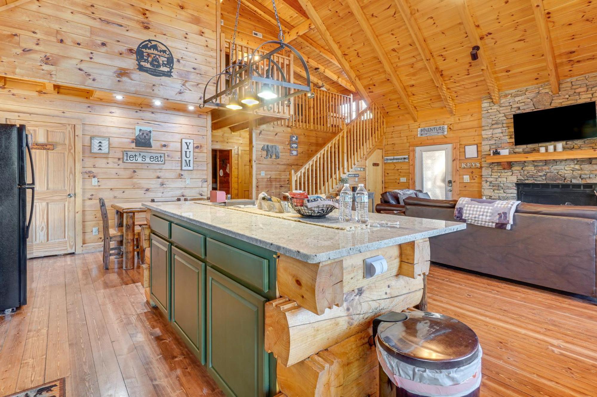 Sevierville Cabin With Deck Minutes To Pigeon Forge Buitenkant foto