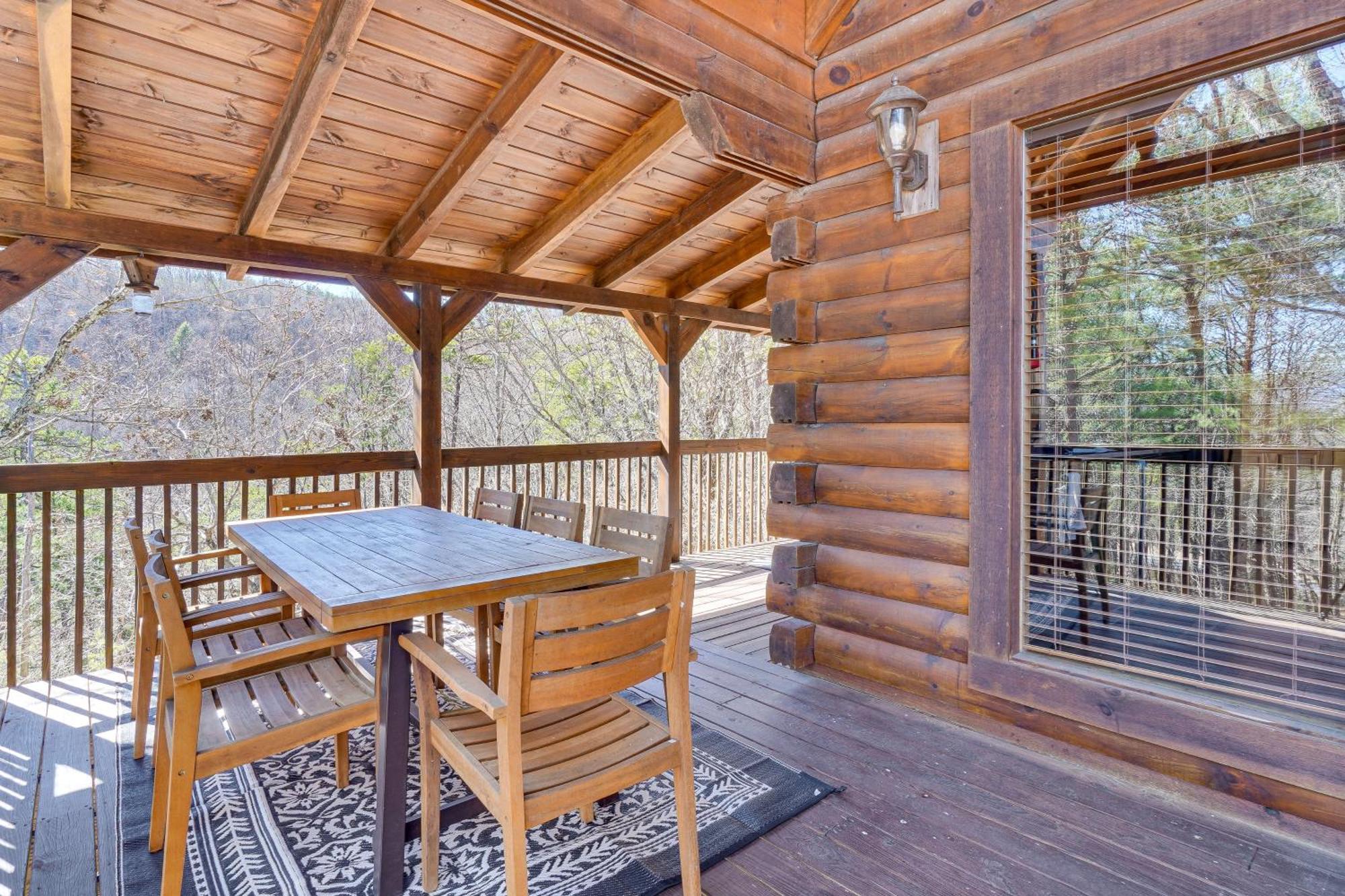 Sevierville Cabin With Deck Minutes To Pigeon Forge Buitenkant foto